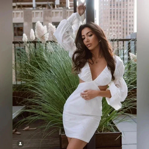 NWOT Alamour The Label Miliani White Cotton Cutout Puff Sleeve Mini Dress XS - Picture 9 of 15